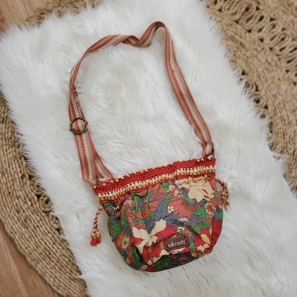 SAKROOTS Bucket Bag - Picture 9 of 13